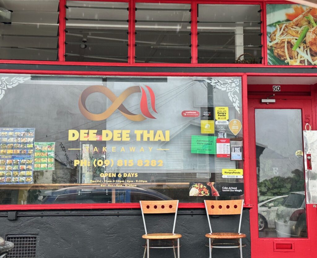 Dee Dee Thai